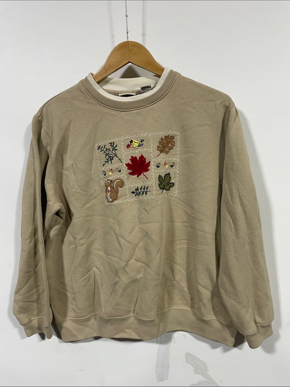 Vintage Beige Crewneck Sweatshirt with Autumn Embroidery